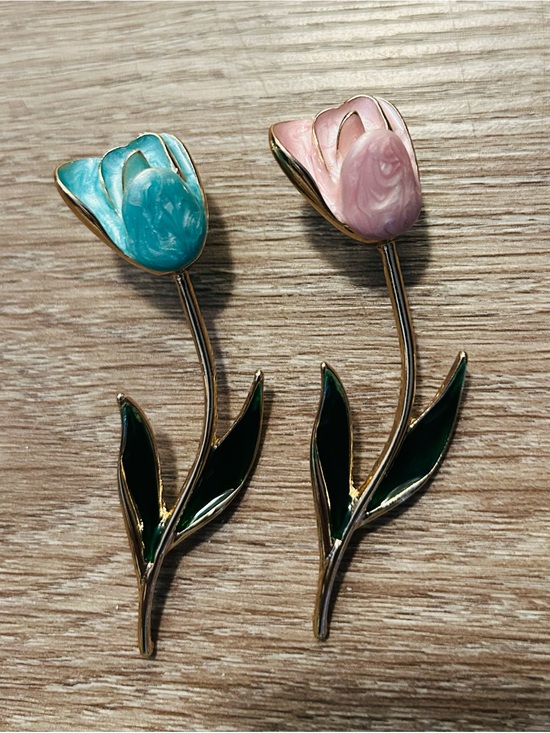 Jewelry - Pink and Blue Tulip Pin Set